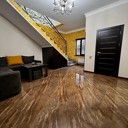 New , Comfortable 3 Bedroom House Ереван Экстерьер фото